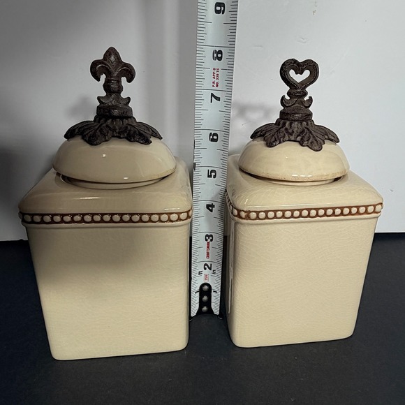 Gracious Goods GG Hope, Love Acanthus Leaf Ceramic Canister Set of 2 with Lids - Picture 5 of 14